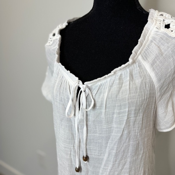 AGB White Sheer Short Sleeve Blouse (XL) - Picture 3 of 10